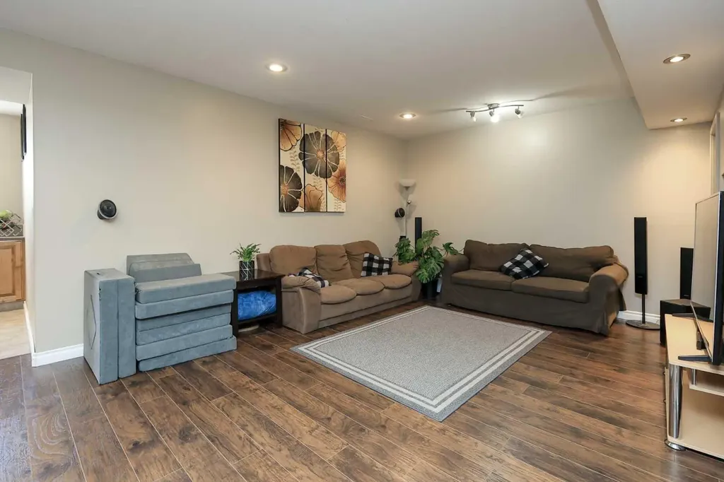 193 Alberts Close Red Deer AB T4R 3J6
