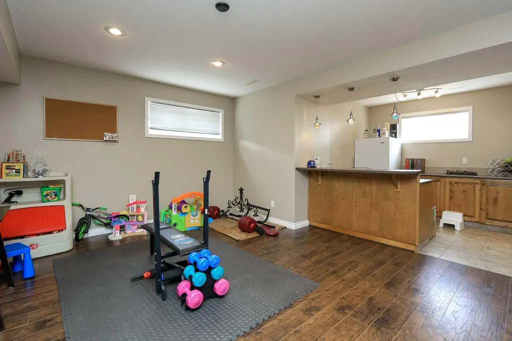 193 Alberts Close Red Deer AB T4R 3J6