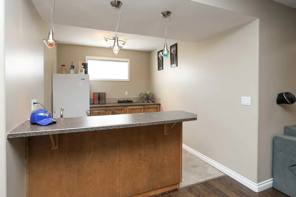 193 Alberts Close Red Deer AB T4R 3J6