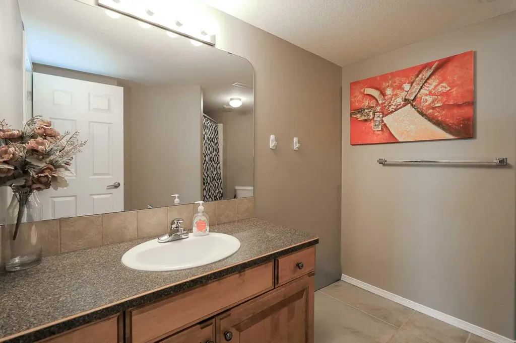 193 Alberts Close Red Deer AB T4R 3J6