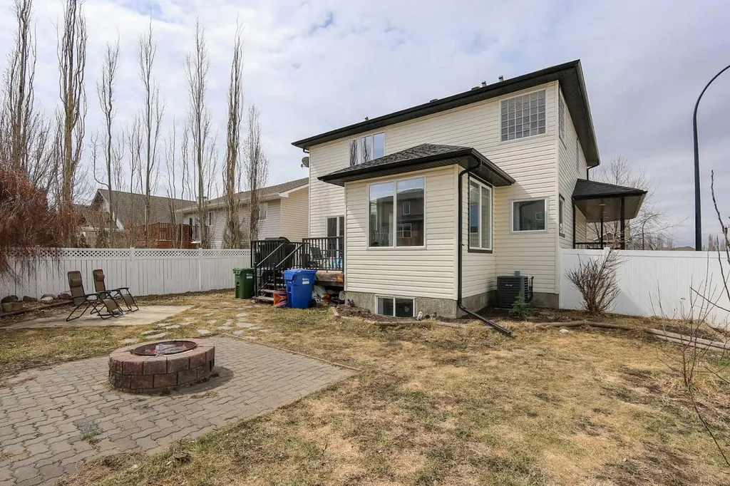 193 Alberts Close Red Deer AB T4R 3J6