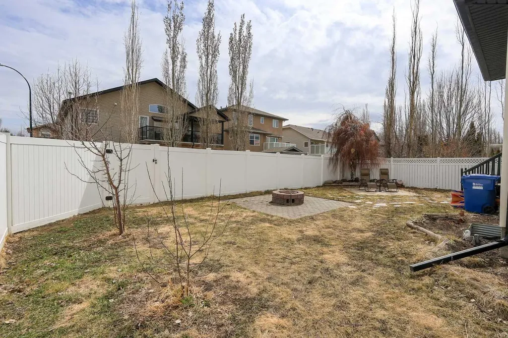 193 Alberts Close Red Deer AB T4R 3J6