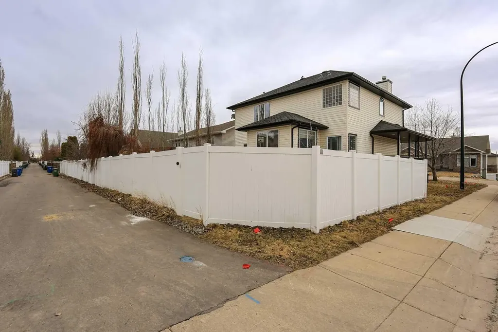 193 Alberts Close Red Deer AB T4R 3J6