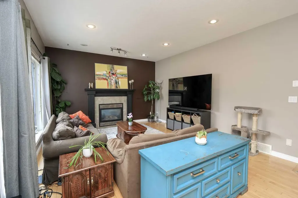 193 Alberts Close Red Deer AB T4R 3J6