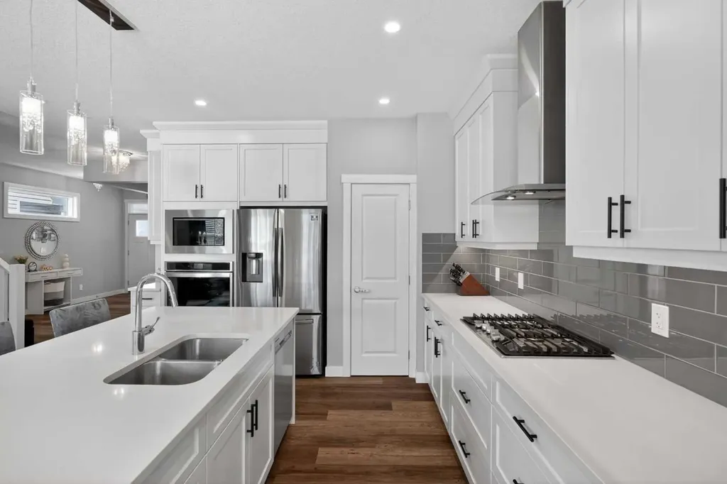 37 Evansfield Manor NW Calgary AB T3P 1J8
