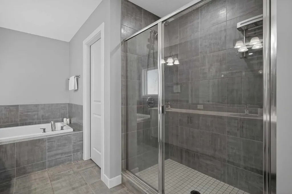 37 Evansfield Manor NW Calgary AB T3P 1J8