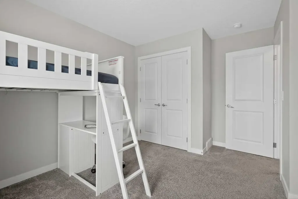 37 Evansfield Manor NW Calgary AB T3P 1J8