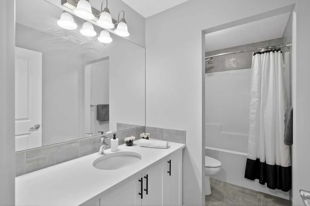 37 Evansfield Manor NW Calgary AB T3P 1J8