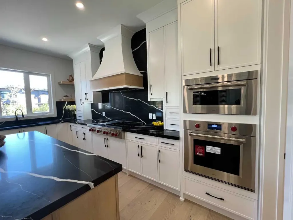 48 Rockcliff Terrace NW Calgary AB T3G 0G6