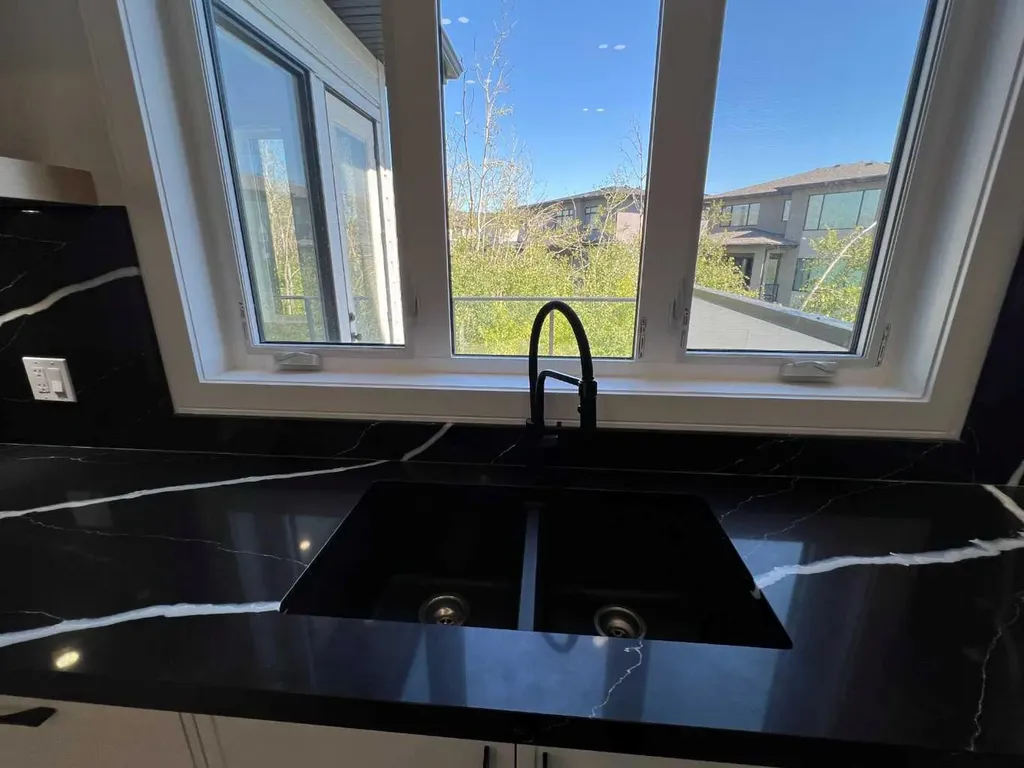 48 Rockcliff Terrace NW Calgary AB T3G 0G6