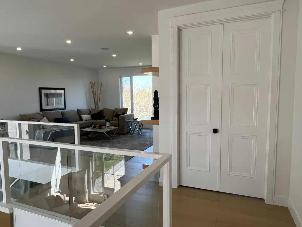 48 Rockcliff Terrace NW Calgary AB T3G 0G6