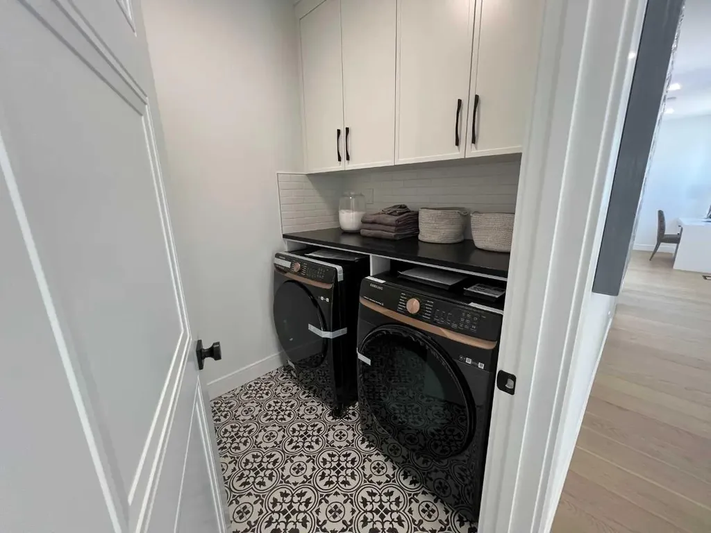 48 Rockcliff Terrace NW Calgary AB T3G 0G6