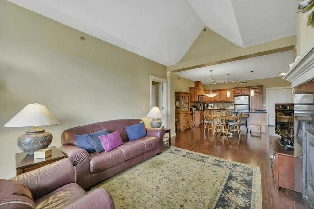 4707 50 Street Sylvan Lake AB T4S 0G7