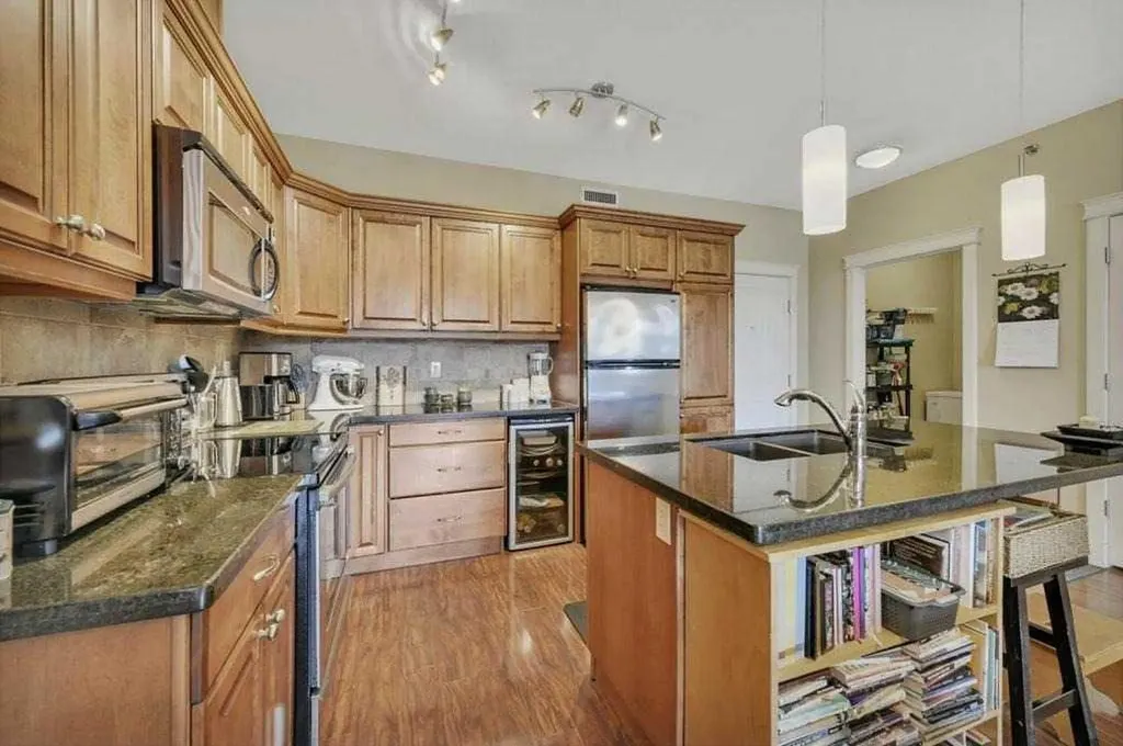 4707 50 Street Sylvan Lake AB T4S 0G7