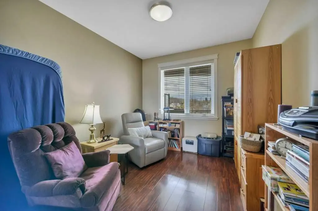 4707 50 Street Sylvan Lake AB T4S 0G7