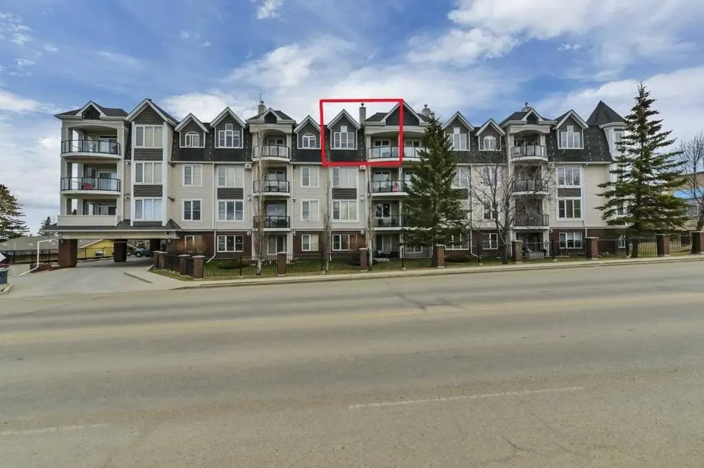 4707 50 Street Sylvan Lake AB T4S 0G7