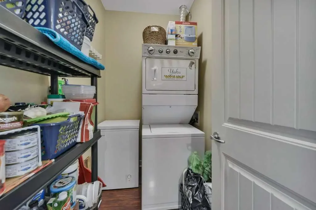 4707 50 Street Sylvan Lake AB T4S 0G7