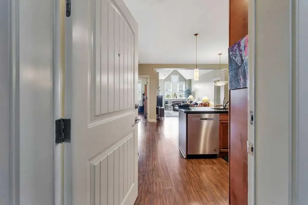4707 50 Street Sylvan Lake AB T4S 0G7