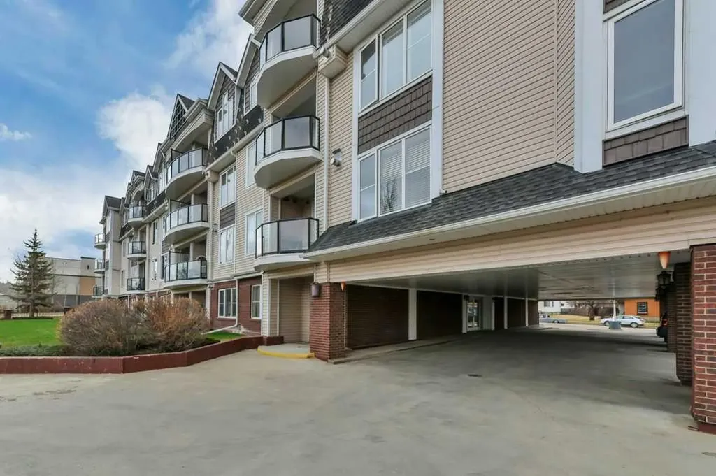 4707 50 Street Sylvan Lake AB T4S 0G7