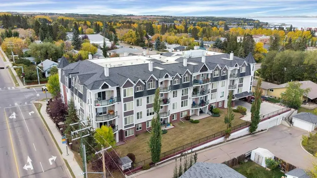 4707 50 Street Sylvan Lake AB T4S 0G7