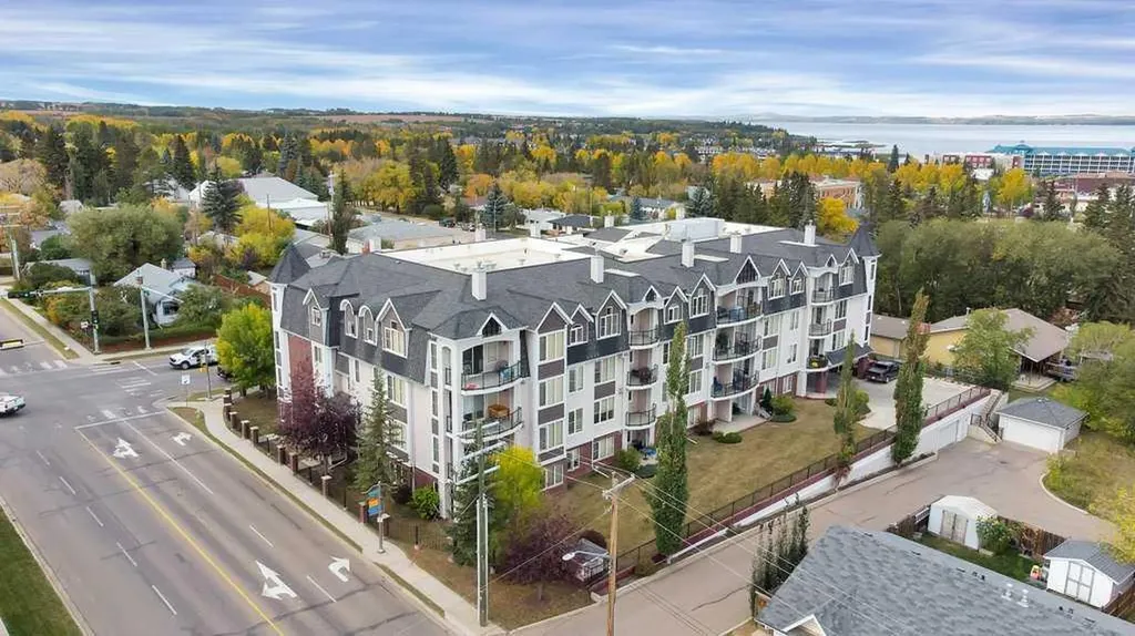 4707 50 Street Sylvan Lake AB T4S 0G7