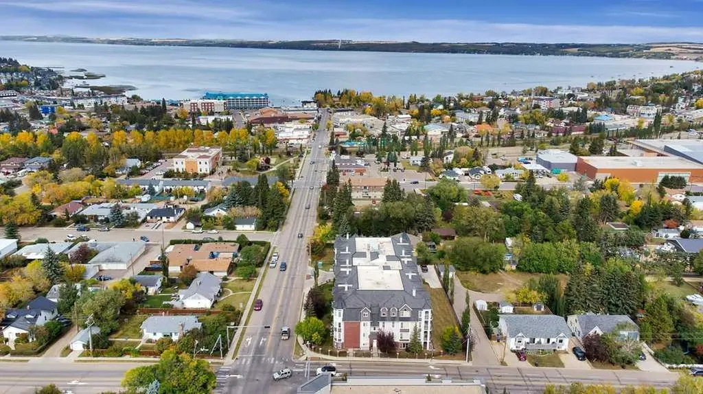 4707 50 Street Sylvan Lake AB T4S 0G7