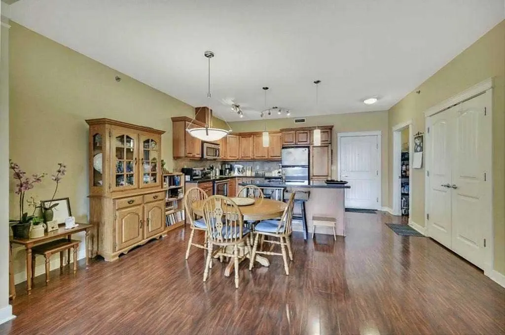 4707 50 Street Sylvan Lake AB T4S 0G7
