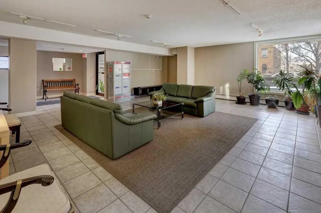 616 15 Avenue SW Calgary AB T2R0R5