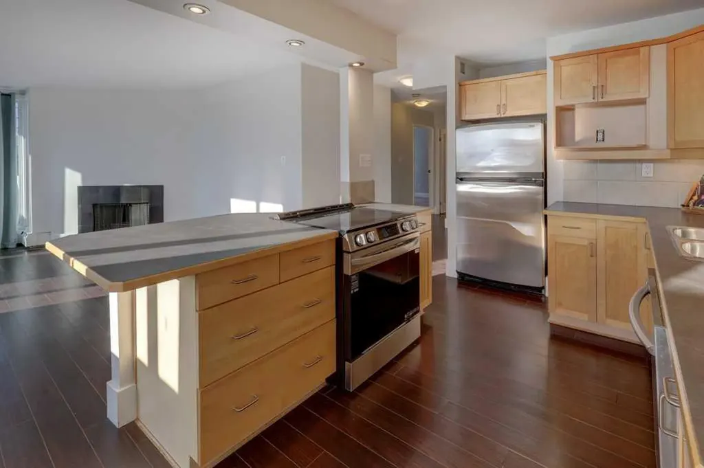 616 15 Avenue SW Calgary AB T2R0R5