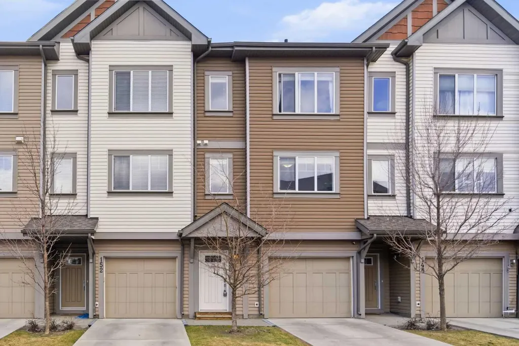 150 Copperpond Villas SE Calgary AB T2Z 5B8