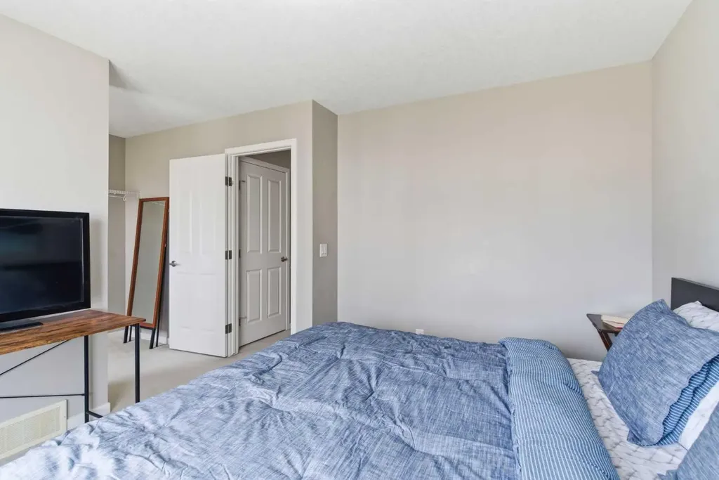 150 Copperpond Villas SE Calgary AB T2Z 5B8