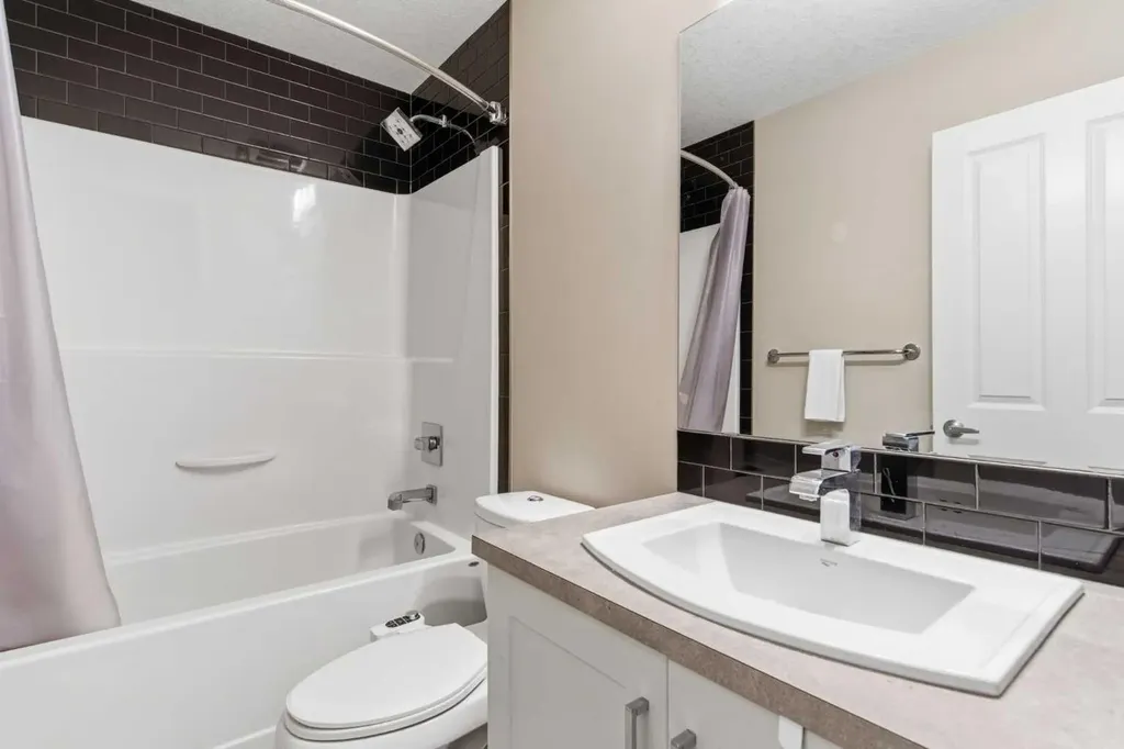 150 Copperpond Villas SE Calgary AB T2Z 5B8