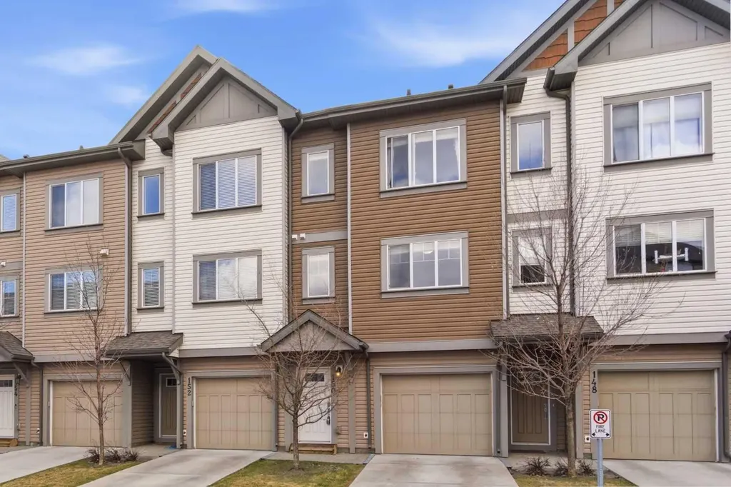 150 Copperpond Villas SE Calgary AB T2Z 5B8