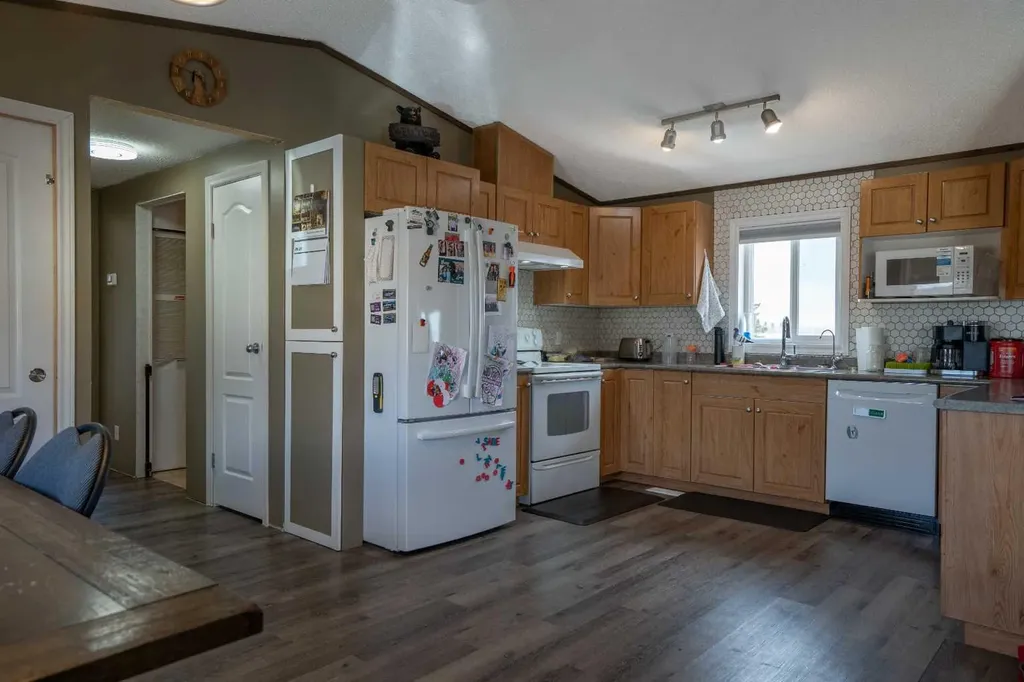 40321 Range Road 251 Rural Lacombe County AB T0C 0Y0