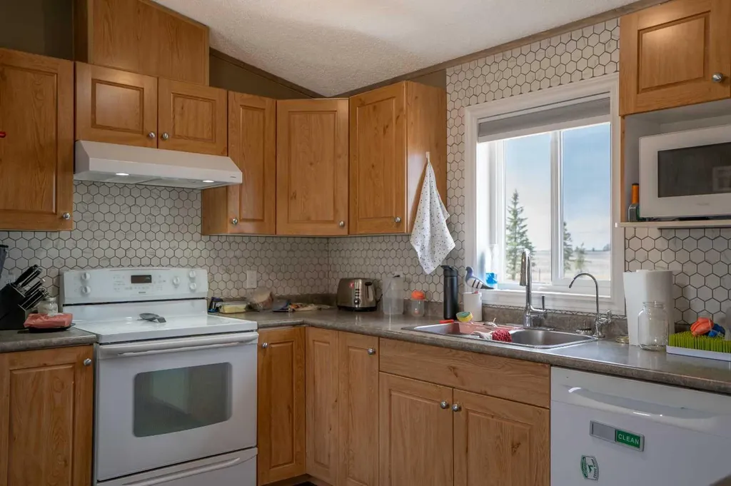 40321 Range Road 251 Rural Lacombe County AB T0C 0Y0