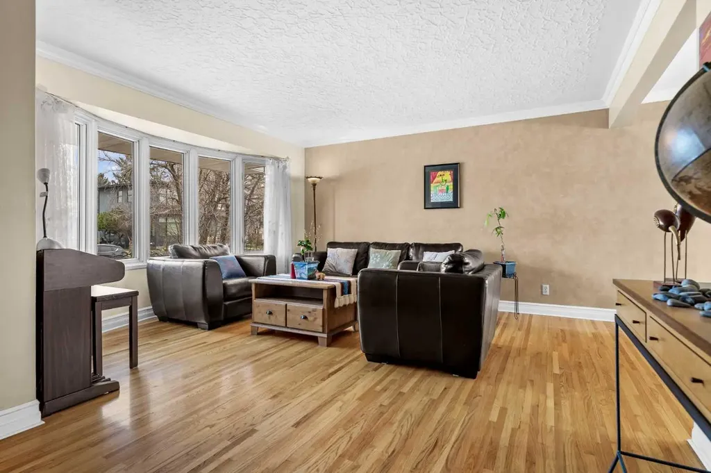 3816 Brighton Drive NW Calgary AB T2L 1G8