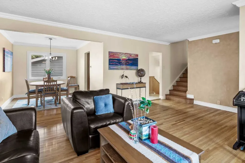 3816 Brighton Drive NW Calgary AB T2L 1G8