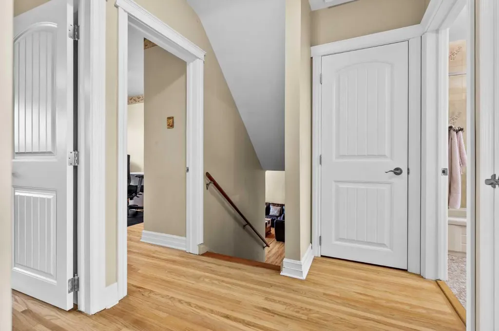 3816 Brighton Drive NW Calgary AB T2L 1G8