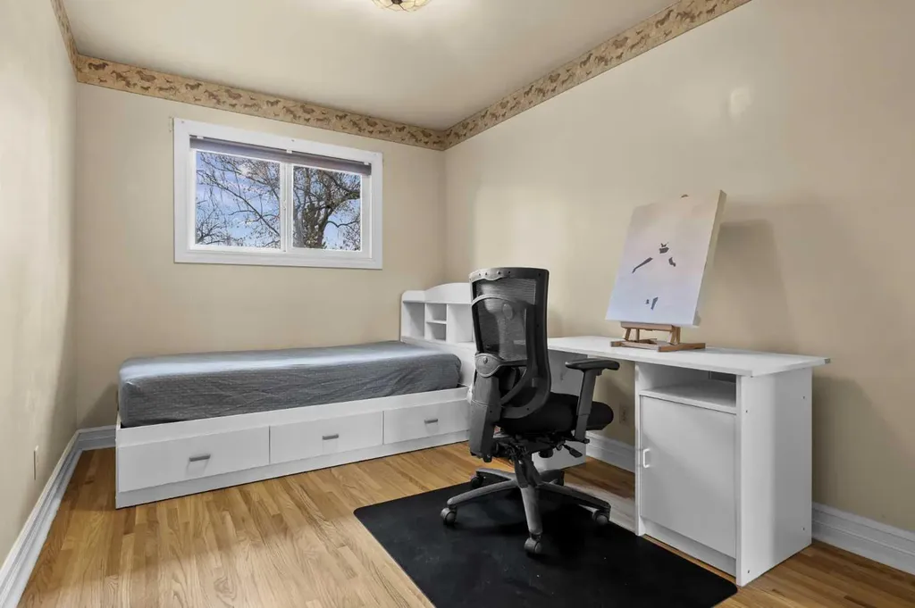 3816 Brighton Drive NW Calgary AB T2L 1G8
