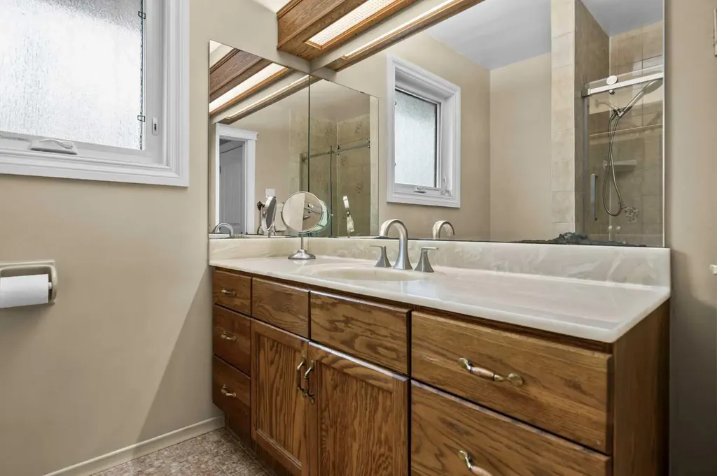3816 Brighton Drive NW Calgary AB T2L 1G8