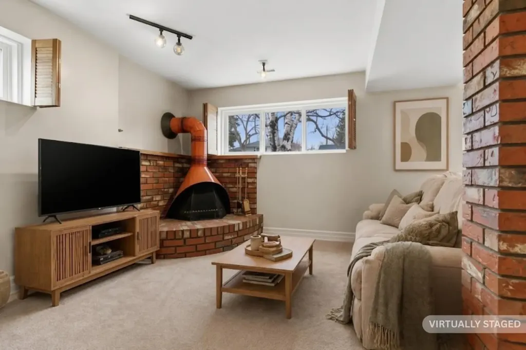 3816 Brighton Drive NW Calgary AB T2L 1G8