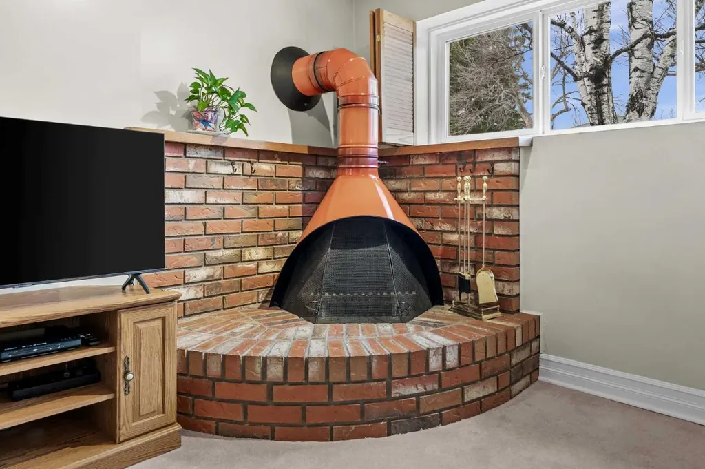 3816 Brighton Drive NW Calgary AB T2L 1G8