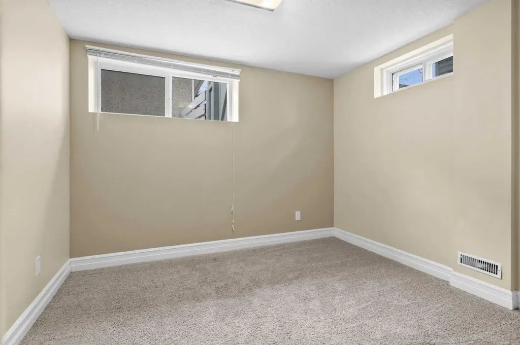 3816 Brighton Drive NW Calgary AB T2L 1G8