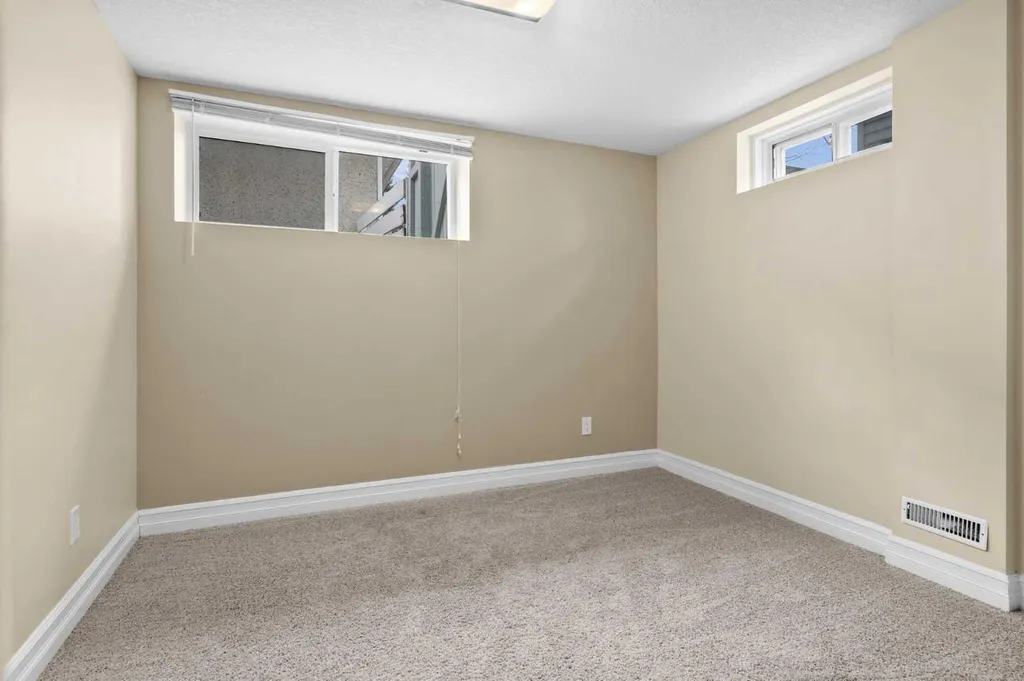3816 Brighton Drive NW Calgary AB T2L 1G8