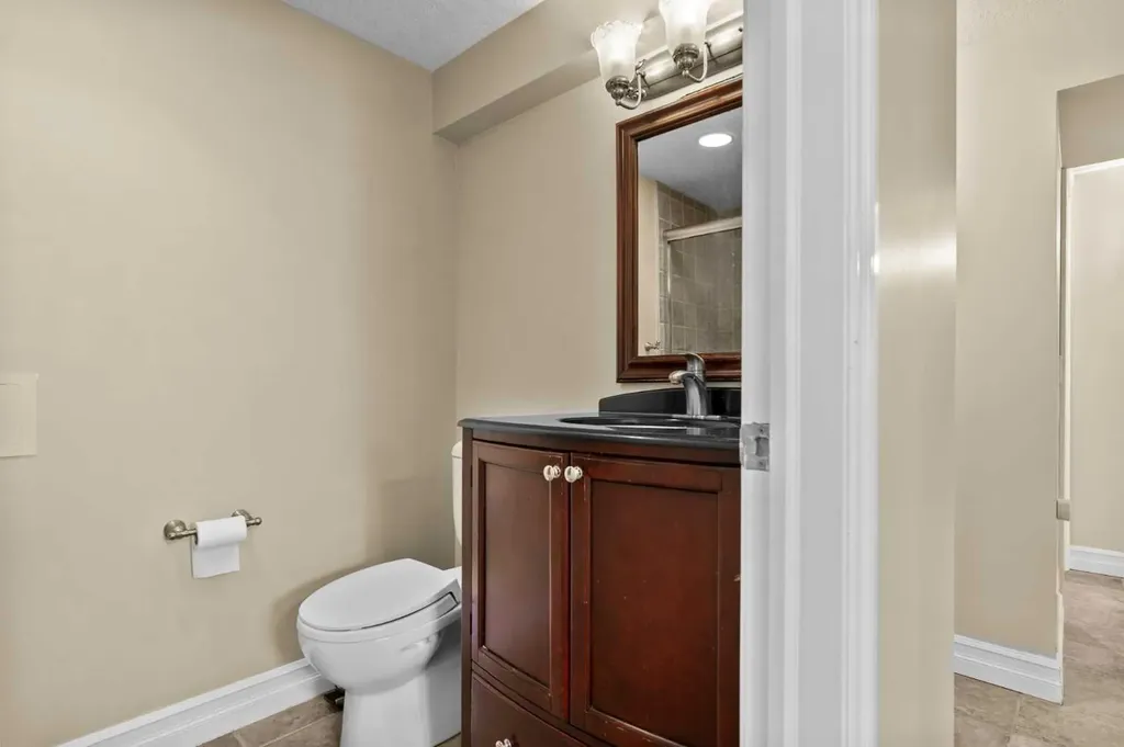 3816 Brighton Drive NW Calgary AB T2L 1G8