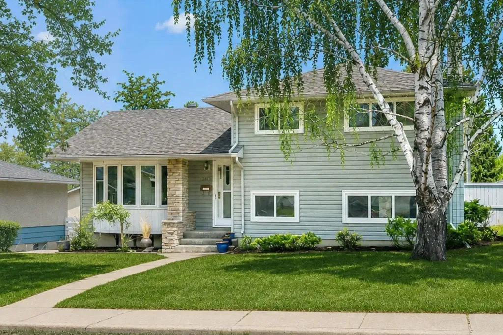 3816 Brighton Drive NW Calgary AB T2L 1G8