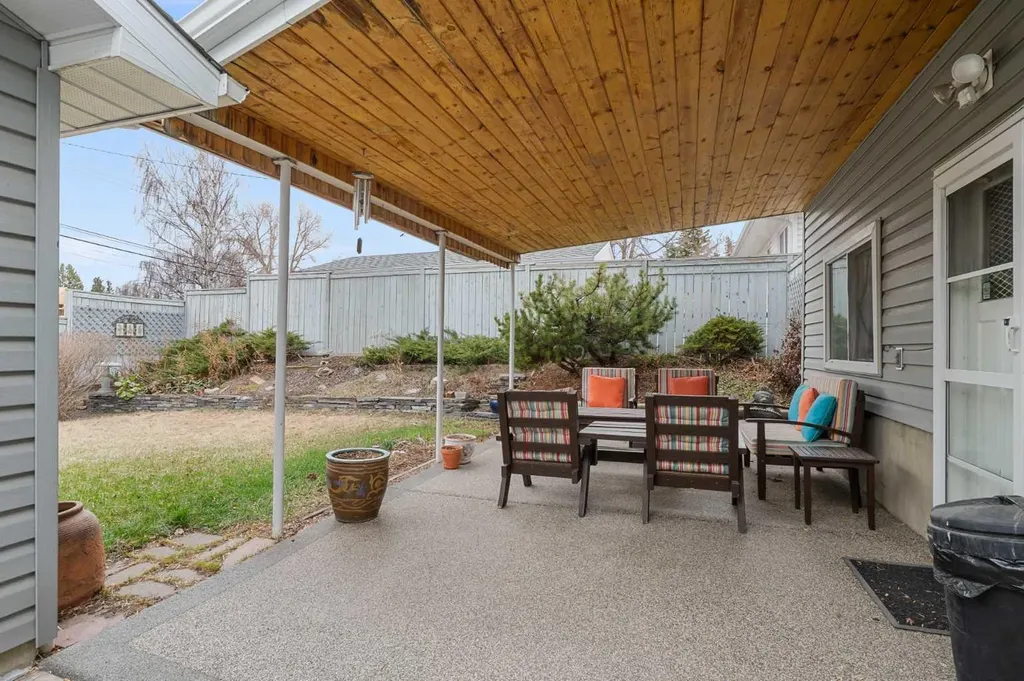 3816 Brighton Drive NW Calgary AB T2L 1G8