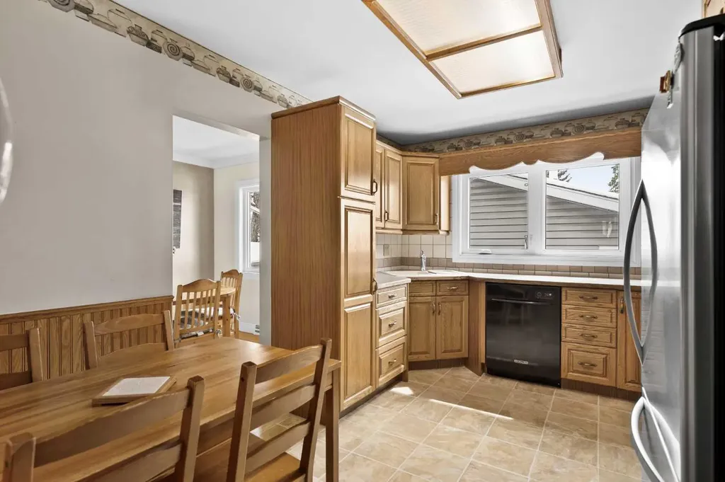3816 Brighton Drive NW Calgary AB T2L 1G8