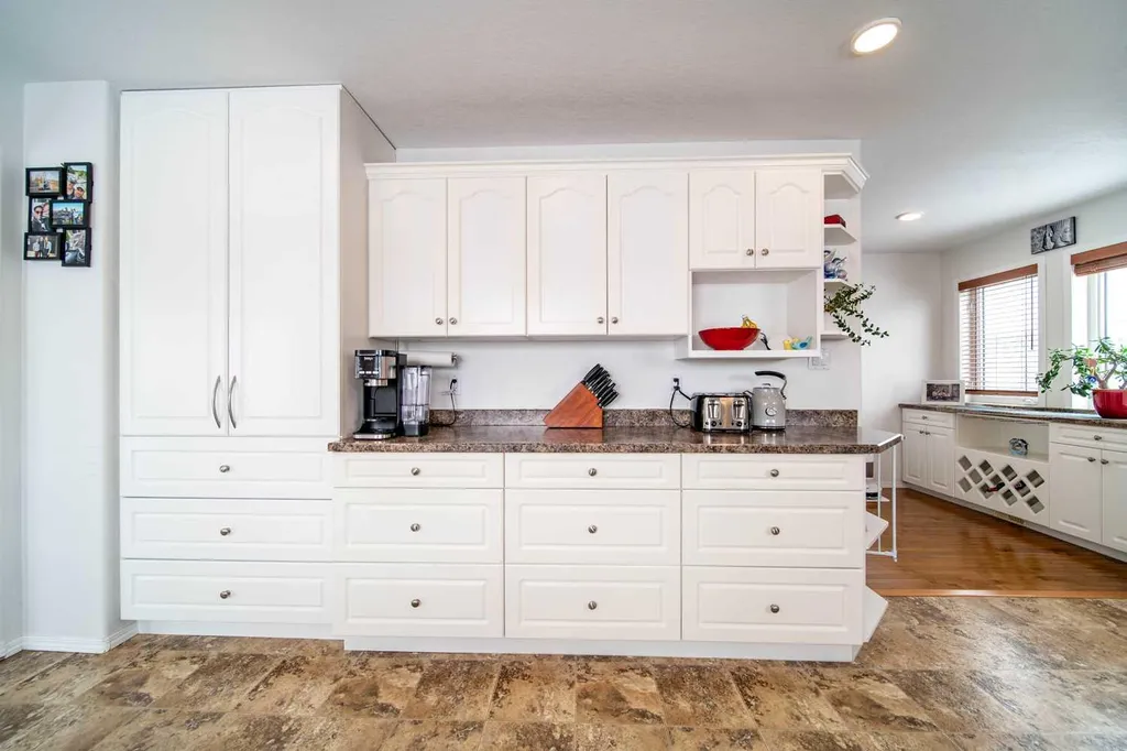 921 22 Street Wainwright AB T9W1T8