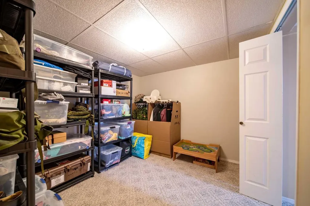 921 22 Street Wainwright AB T9W1T8
